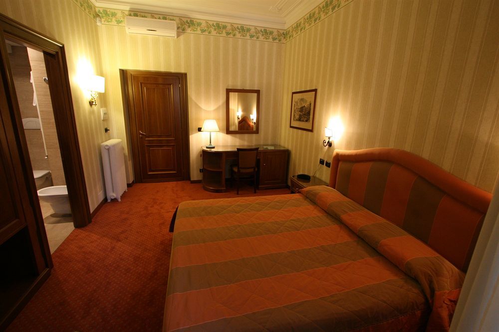 Suite Beccaria A Piazza Del Popolo Rome Exterior photo