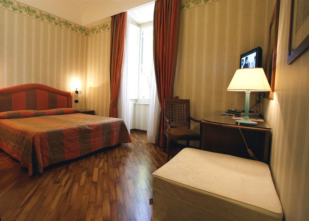 Suite Beccaria A Piazza Del Popolo Rome Exterior photo