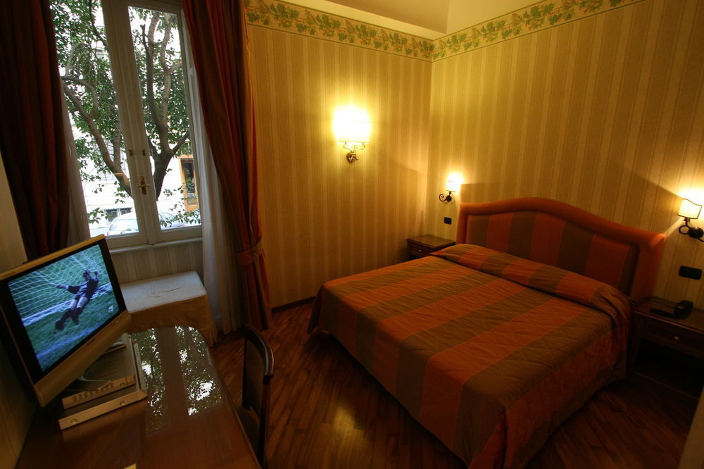 Suite Beccaria A Piazza Del Popolo Rome Exterior photo