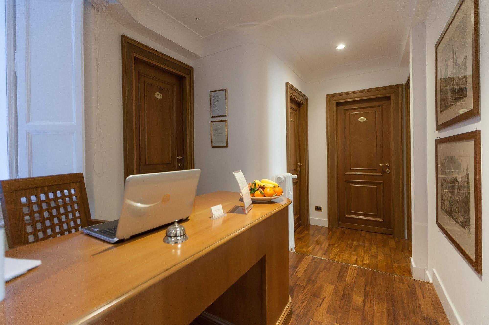 Suite Beccaria A Piazza Del Popolo Rome Exterior photo